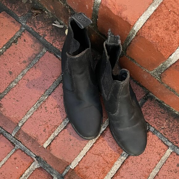 Barn Boots - Pull-On Paddock Boots - Picture 2 of 6